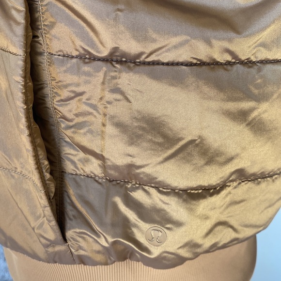 Lululemon Reversible, Women Vest Size 8 Color Tan. - Picture 9 of 10